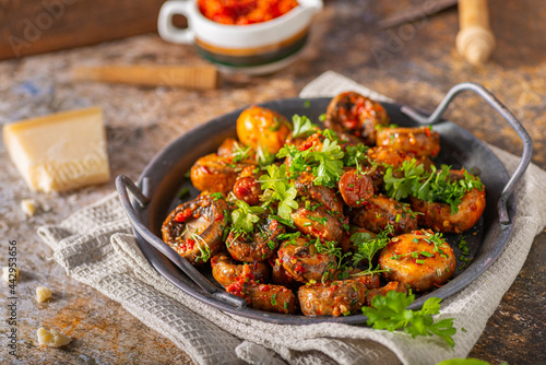 Mushrooms salad with chilli sauce