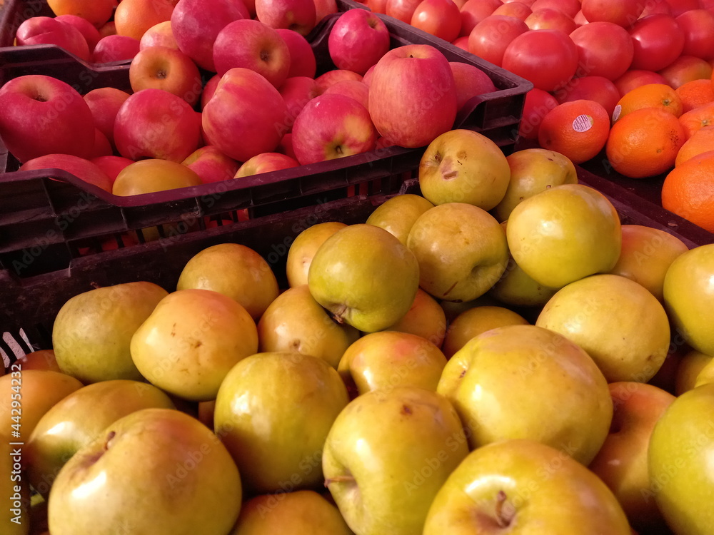 apples and pears apples and pears