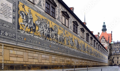 Weltgrößtes Porzellanbild - Fürstenzug auf 23.000 Fliesen aus Meißner Porzellan	 photo