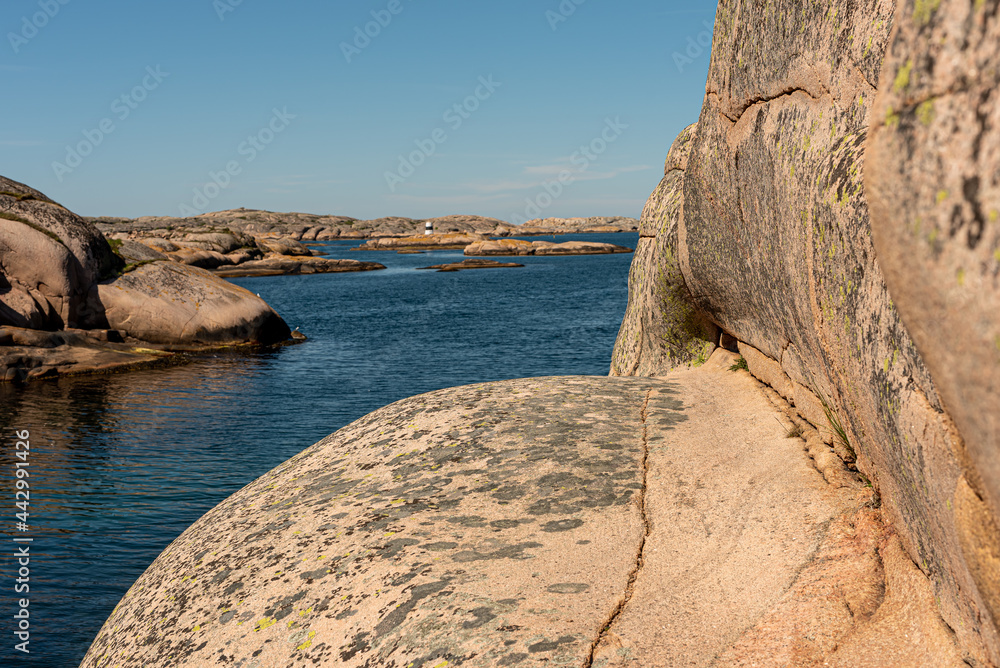 Smögen's rocks. Watchful eye in Smögen, Sweden. Rock with different ...