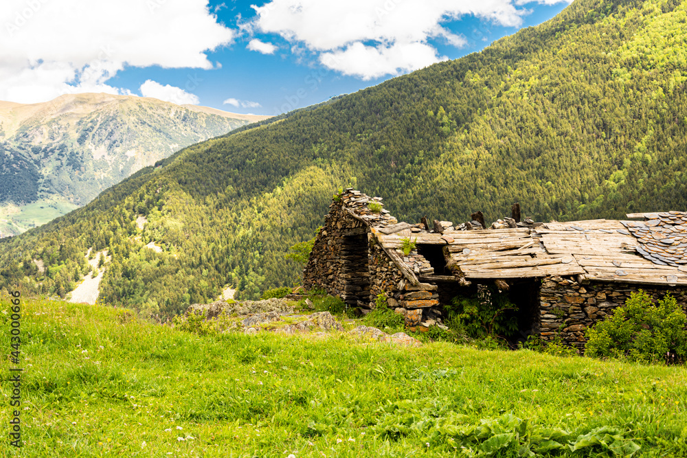 ruinas en el vall del riu ruinas en el vall del riu