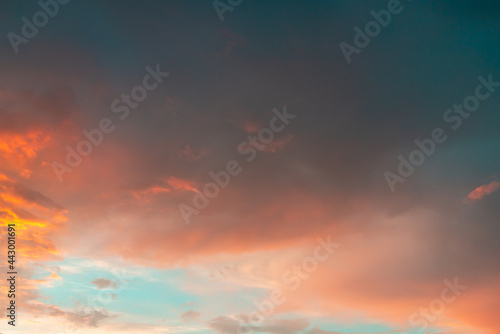 Fototapeta Naklejka Na Ścianę i Meble -  Sunrise. Morning sky before rain.
