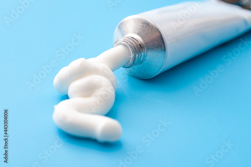 Foto Dermatology, pharmaceutical medicine or healing topical application ointment con