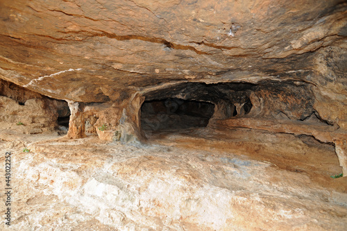 Entr  e de la grotte de Milatos pr  s d Agios Nikolaos en Cr  te