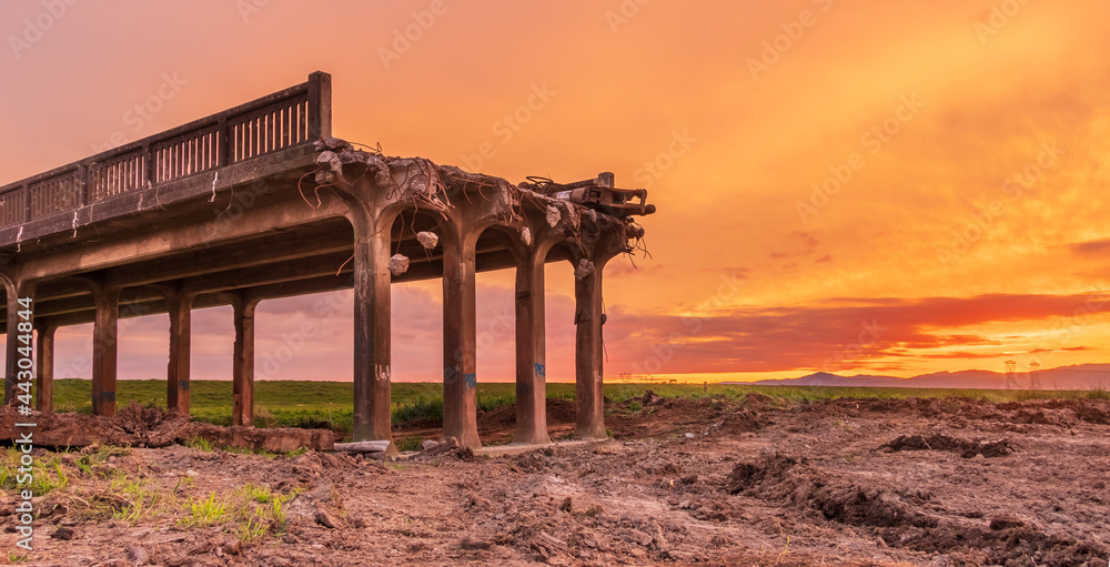 Fototapeta premium The End For Trestle Bridge