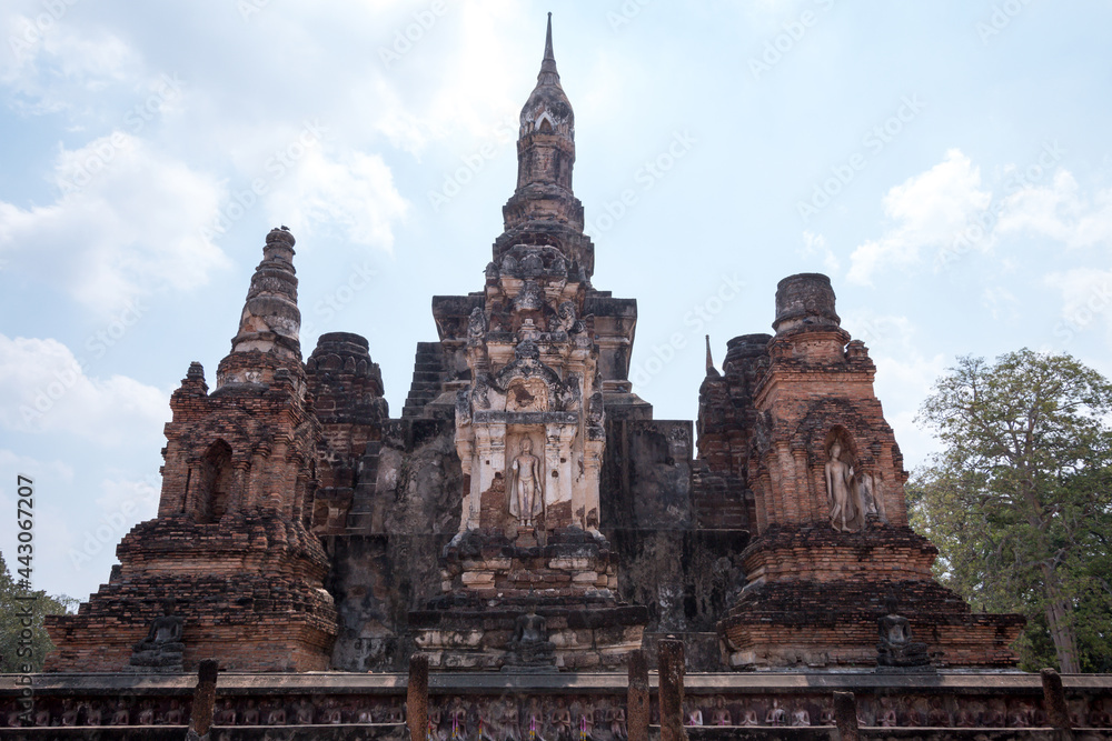 Lutus bud shape on stupa at Wat Mahathat Sukhothai temple, Sukhothai old city. Tourist destination in Thailand Lutus bud shape on stupa at Wat Mahathat Sukhothai temple, Sukhothai old city. Tourist destination in Thailand