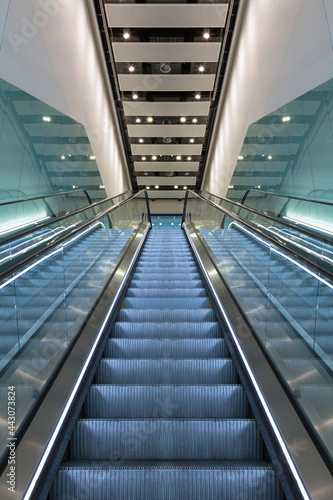 Escalator © RTimages