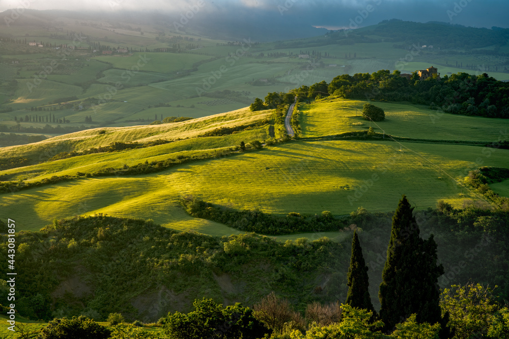 Obraz premium VAL D'ORCIA, TUSCANY, ITALY - MAY 18 : Storm approaching Val d'Orcia in Tuscany Italy on May 18, 2013