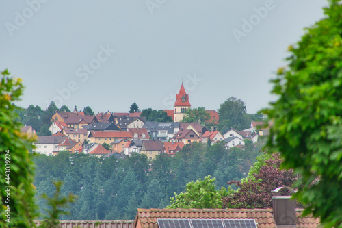 Teleaufnahme des Pforzheimer Stadtteils Büchenbronn, von Huchenfeld aus aufgenommen