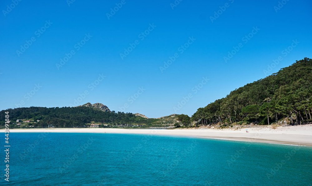 Clear water and white sand beach in Cies Islands