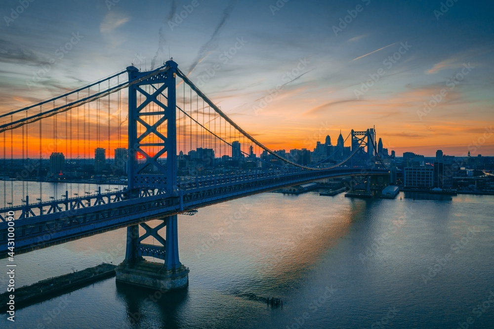 The Benjamin Franklin Bridge over the Delaware River and view of the skyline in Philadelphia, Pennsylvania