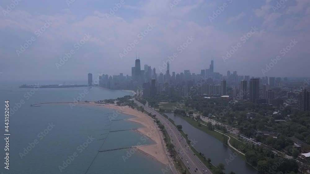 beautiful lake shore drive with chicago skyline in background beautiful lake shore drive with chicago skyline in background