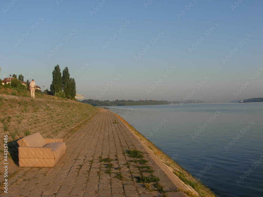 Obraz premium Bed by the river