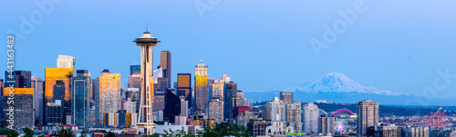 Canvas Print Seattle city skyline with Mt Rainier
