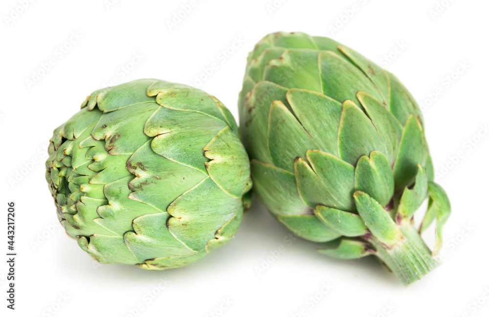 Fototapeta premium green artichokes on white background