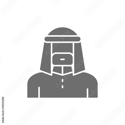 Arabian man in traditional national dress, bedouin gray icon.