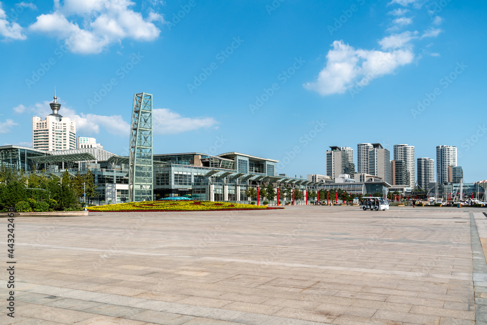 Fototapeta premium Qingdao city modern architectural landscape