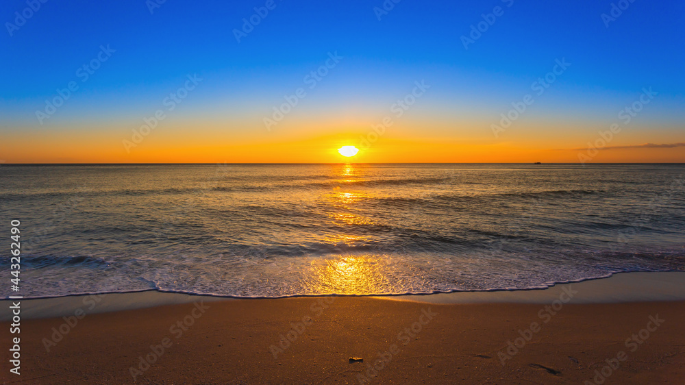 Amazing beach sunset Beautiful landscape of ocean summer time sunset nature background