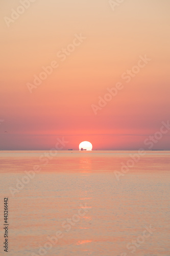 Fototapeta Naklejka Na Ścianę i Meble -  landscape view of sunset over the sea