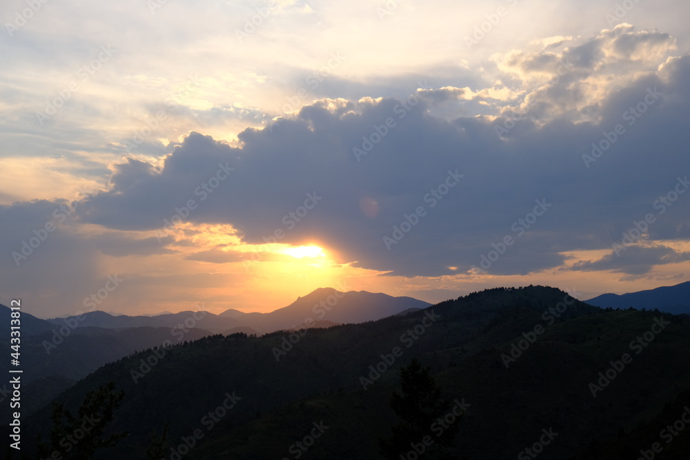 Beautiful Sunset Mountain View in Golden Colorado