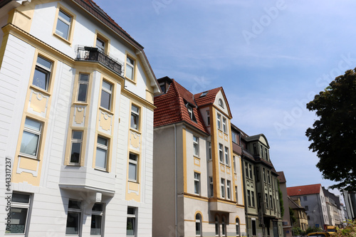 Historische Fassaden im Altbauviertel im Bielefelder Westen, Bielefeld, NRW, Deutschland © finecki