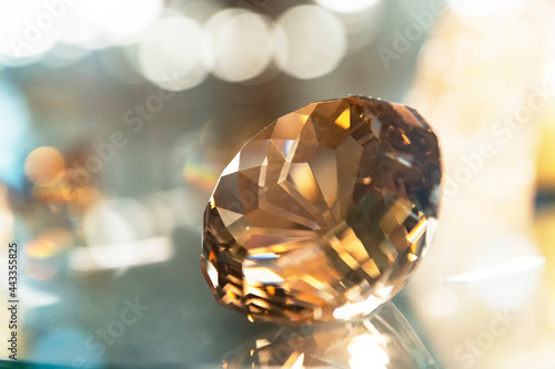 Carta da parati Beautiful faceted topaz