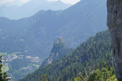 Spannende Grat-Wanderung Oberammergau: Blick zum Kofel photo