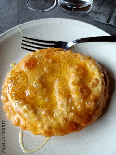 macro foto di una seadas tipico dolce tradizionale sardo