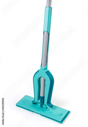 Flat wet mop with clamp to mop folding on handle