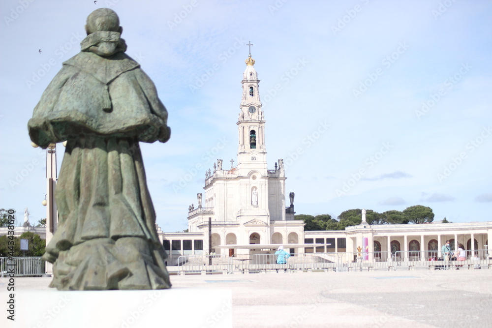 Santuário de Fátima - Portugal. Estátua do Papa em Fátima.