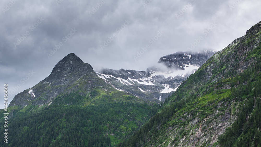 Unwetter zieht auf in den Alpen