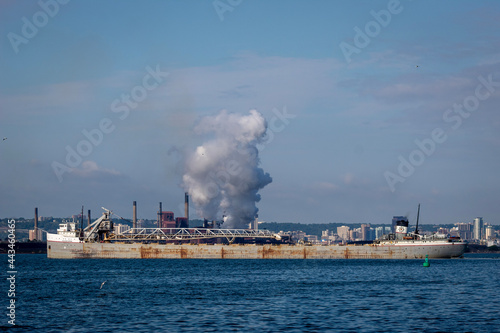 Smoke from a factory in Harbor © Jonathan