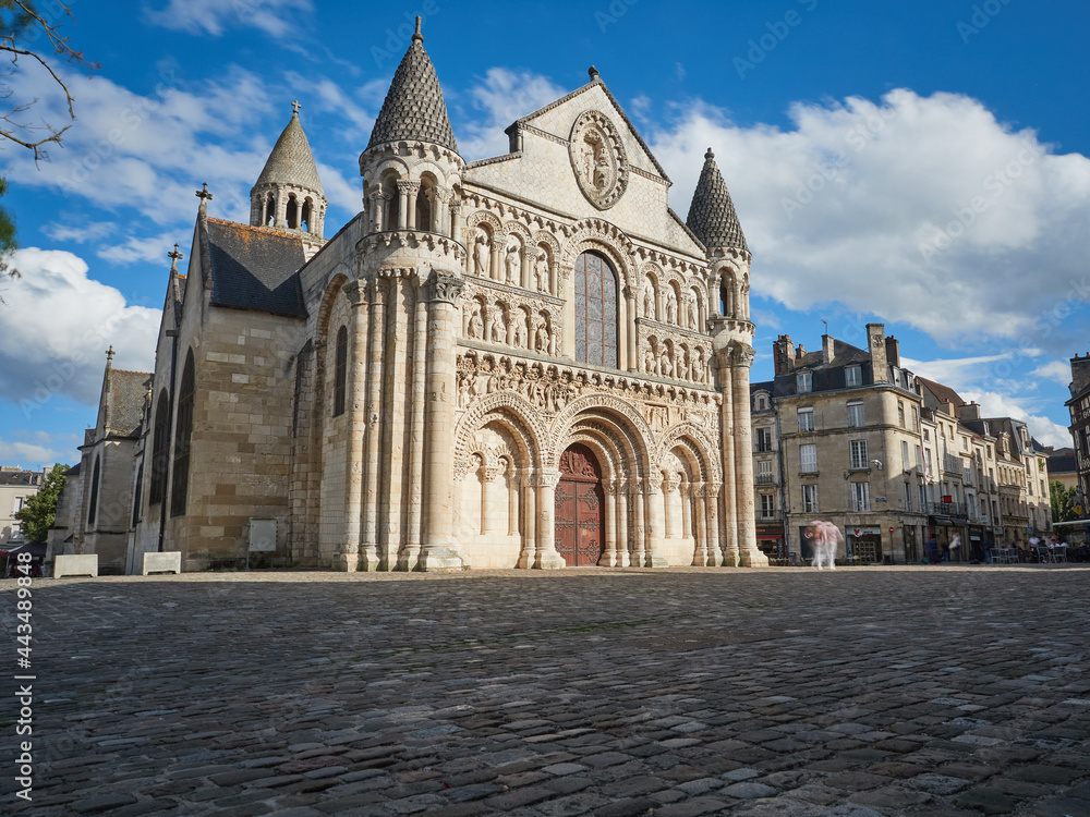 Église Notre-Dame-la-Grande de Poitiers Stock Photo | Adobe Stock