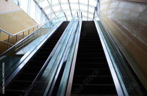 escalator  movement  movement  passage  building.