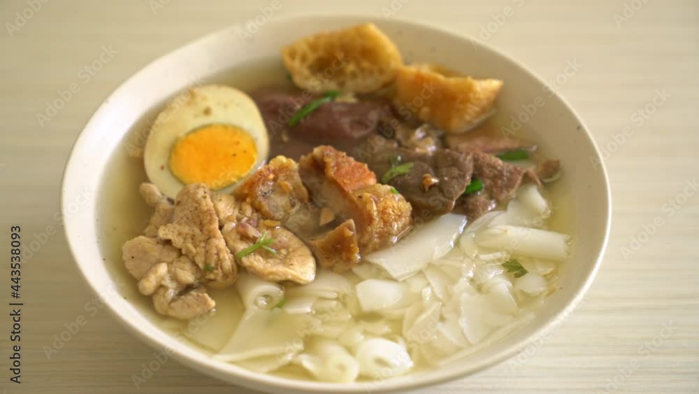paste of rice flour or boiled Chinese pasta square with pork in clear soup