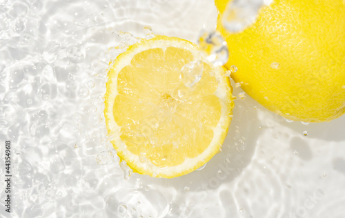 Lemon and water レモンと水 