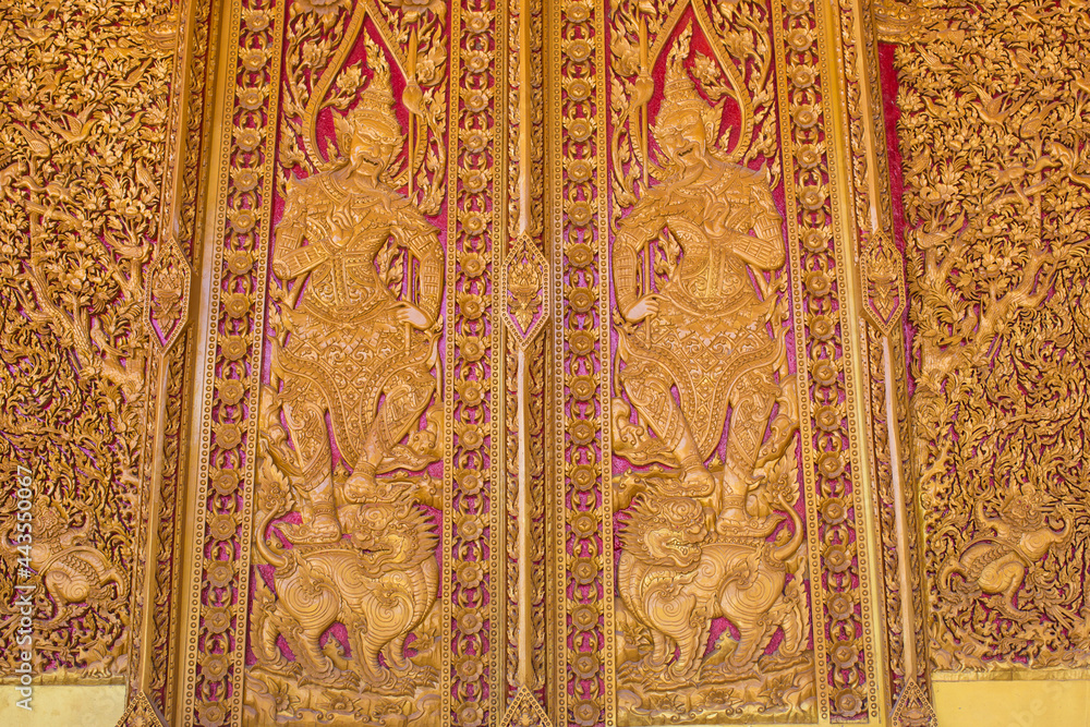 Fototapeta premium Thai painting door