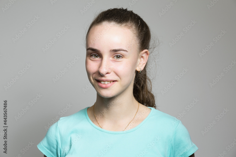 Studio portrait beautiful young woman
Studio portrait beautiful young woman
