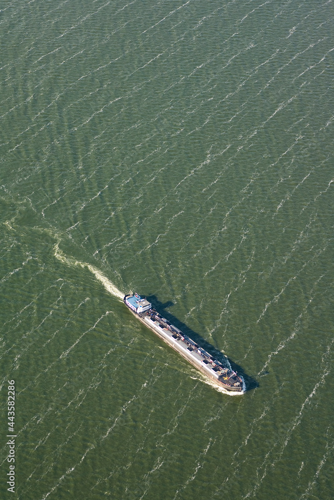 Boot op zee, Boat at sea