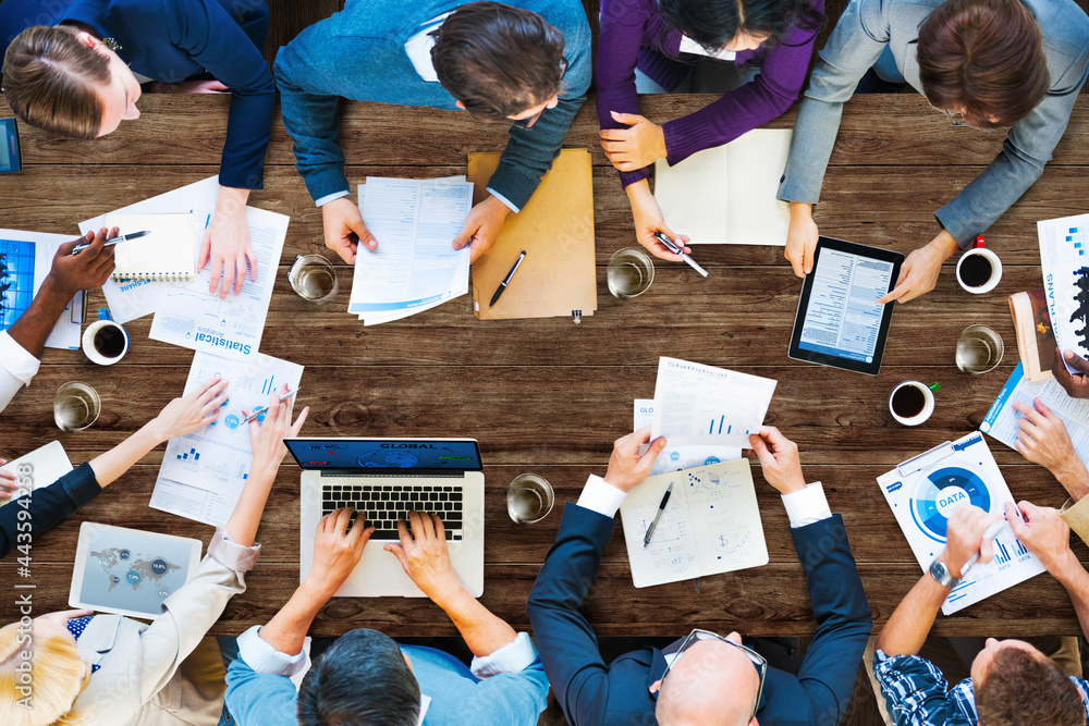 © Rawpixel.com - Group of business people having a meeting © Rawpixel.com - Group of business people having a meeting