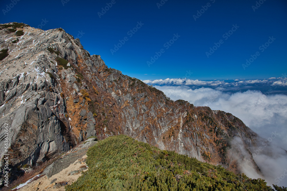 Fototapeta premium Mt.Kaikomagatake, autumn 秋の甲斐駒ヶ岳登山