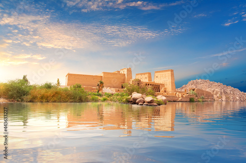 Cuadro en lienzo Philae temple on Agilkia Island, view from the Nile, Aswan, Egypt