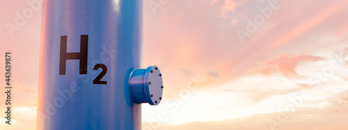 Bild auf Leinwand modern hydrogen tank for renewable energy