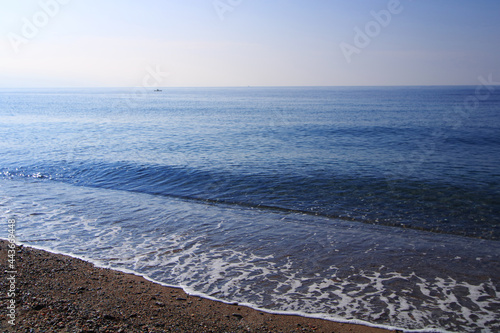 El mar desde la playa a primera hora de la mañana. Mar Mediterráneo desde la Playa de Bolnuevo (Mazarrón-Murcia-España).