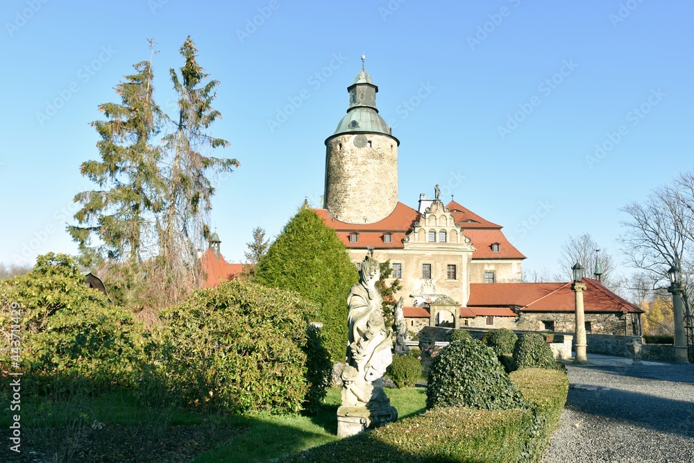 Fototapeta premium Czocha Castle in the town in Poland