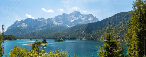 Eibsee mit Zugspitze Panorama Bayern Deutschland