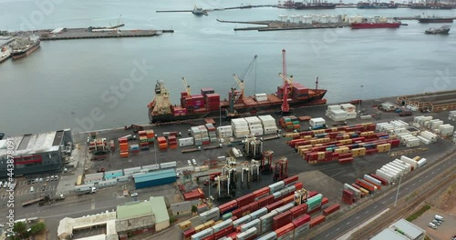 CAPE TOWN. SOUTH AFRICA. Port. Berth. Ships. Freights. Dock. Container.