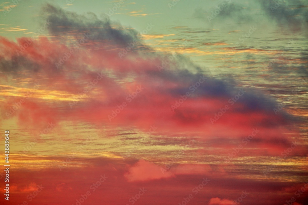 Fototapeta premium Sonnenaufgang über dem Ozean