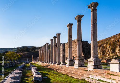 Horizontal frame view of the columns and its surroundings in the city of Asklepion