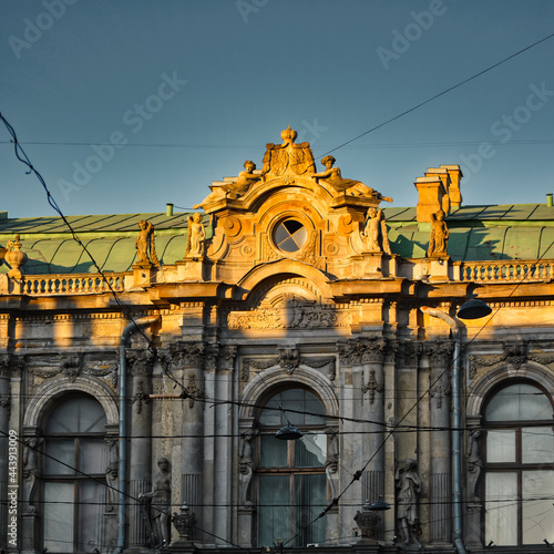 Wallpaper Mural building in the city Torontodigital.ca